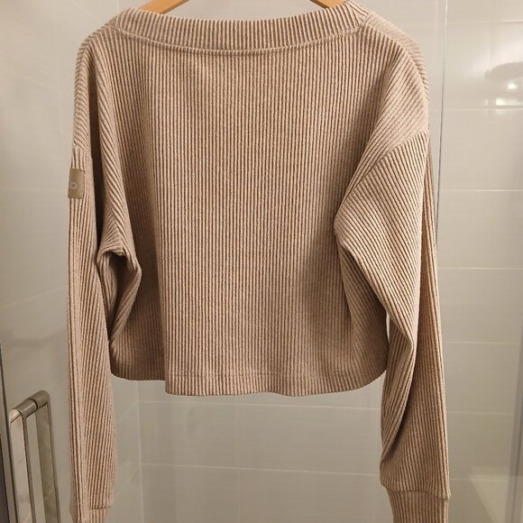 ALO Yoga Muse V-Neck Pullover Heather Gravel - Picture 8 of 14